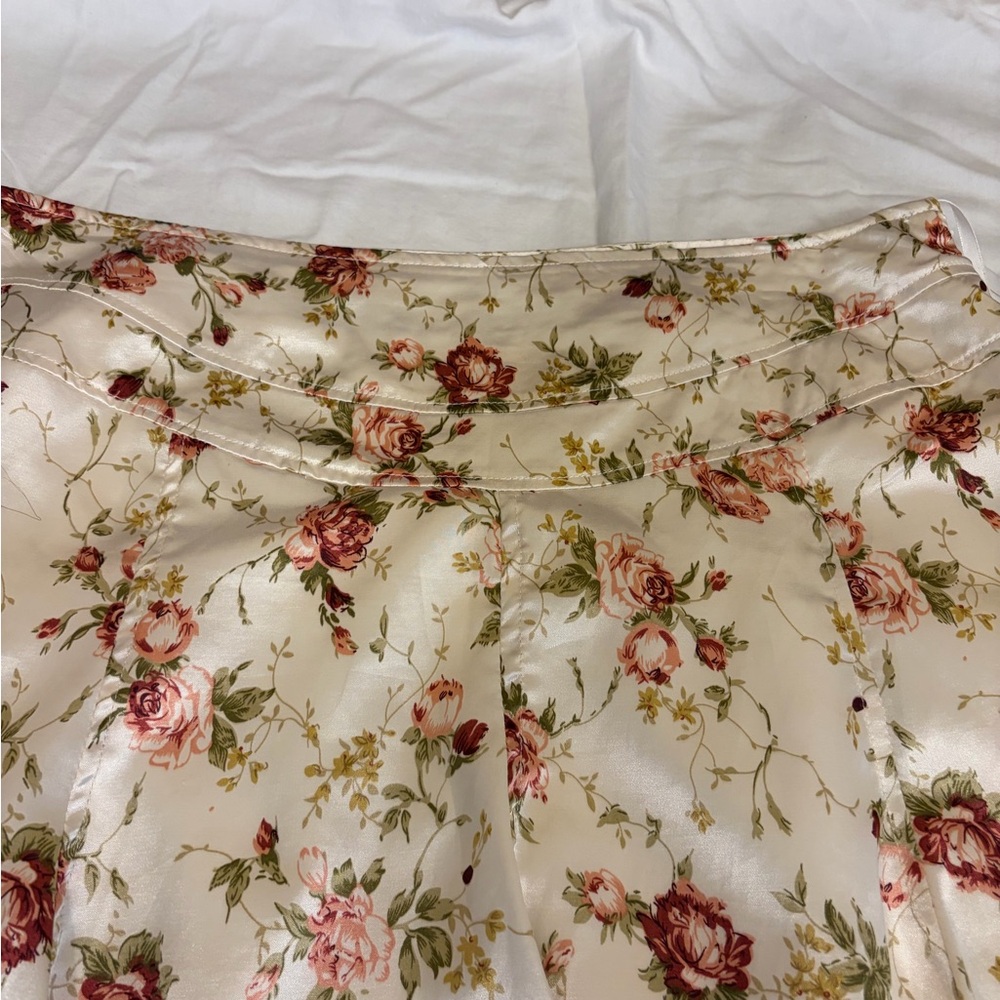 Romy-Flirty Shimmery Feminine & Hot - Picture 13 of 16